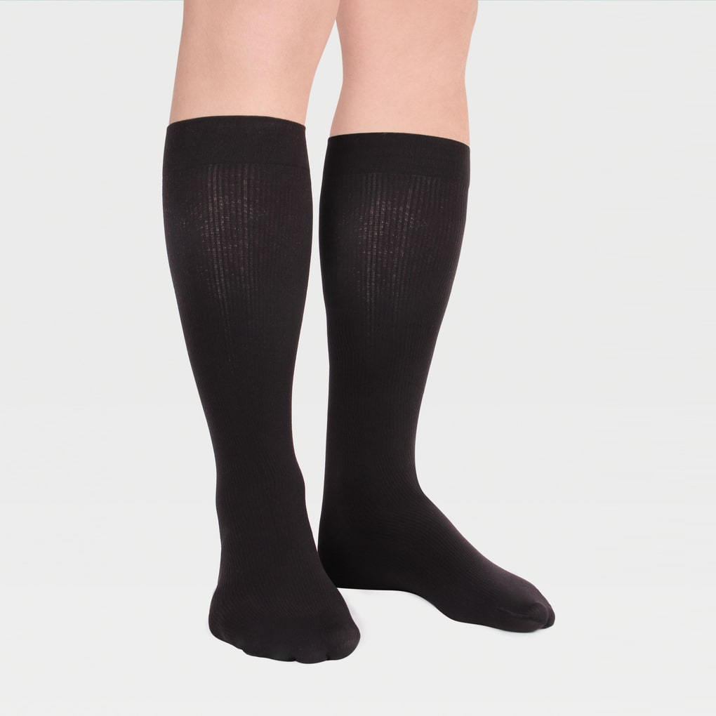 Calcetines hasta la rodilla de punta cerrada para hombres ID-215
