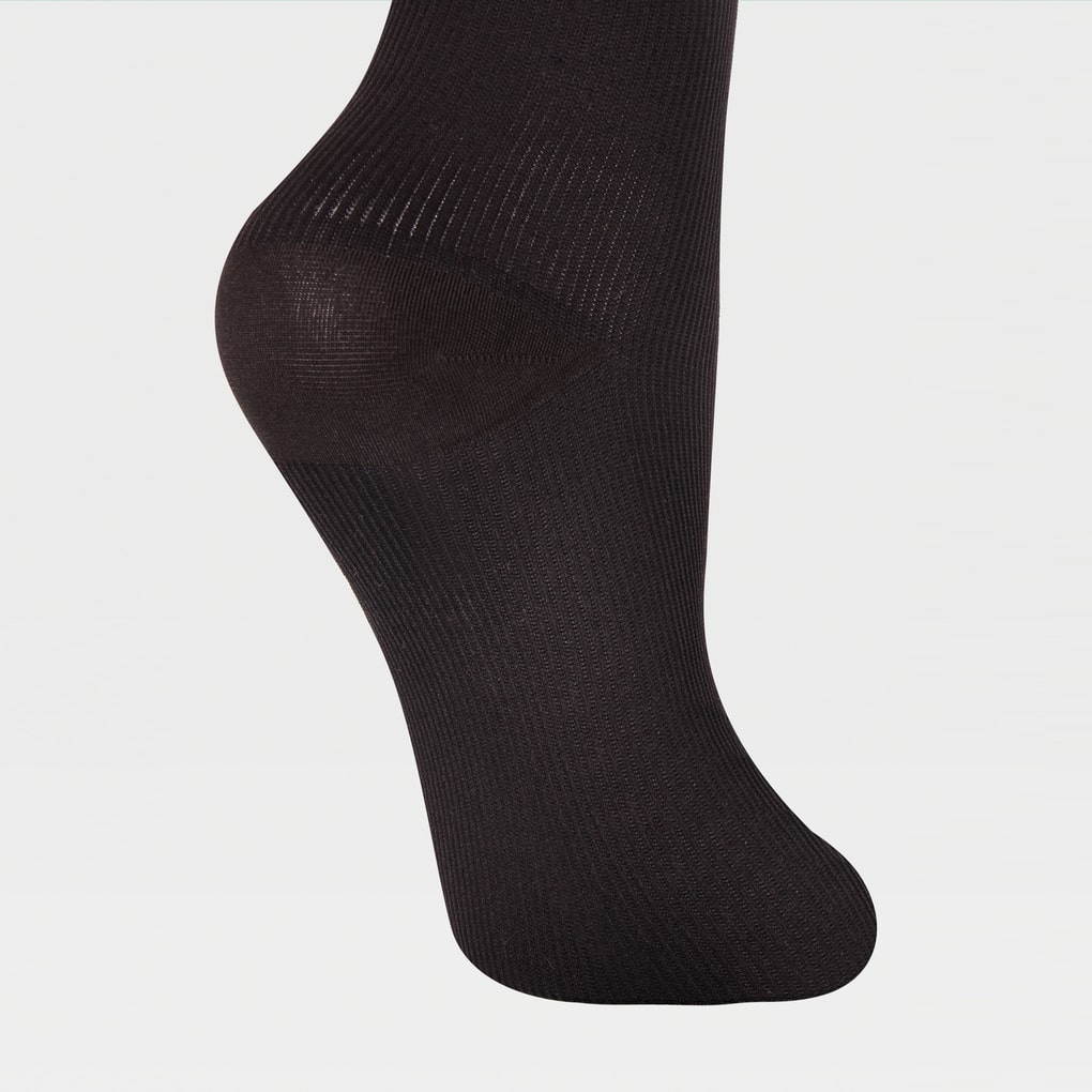 Calcetines hasta la rodilla de punta cerrada para hombres ID-215