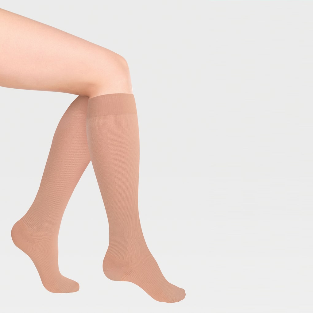 Calcetines hasta la rodilla de viaje con punta cerrada ID-235